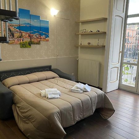 Holiday Home Napoli Station Bagian luar foto