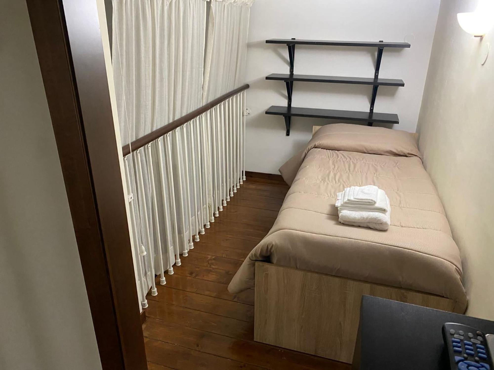 Holiday Home Napoli Station Bagian luar foto