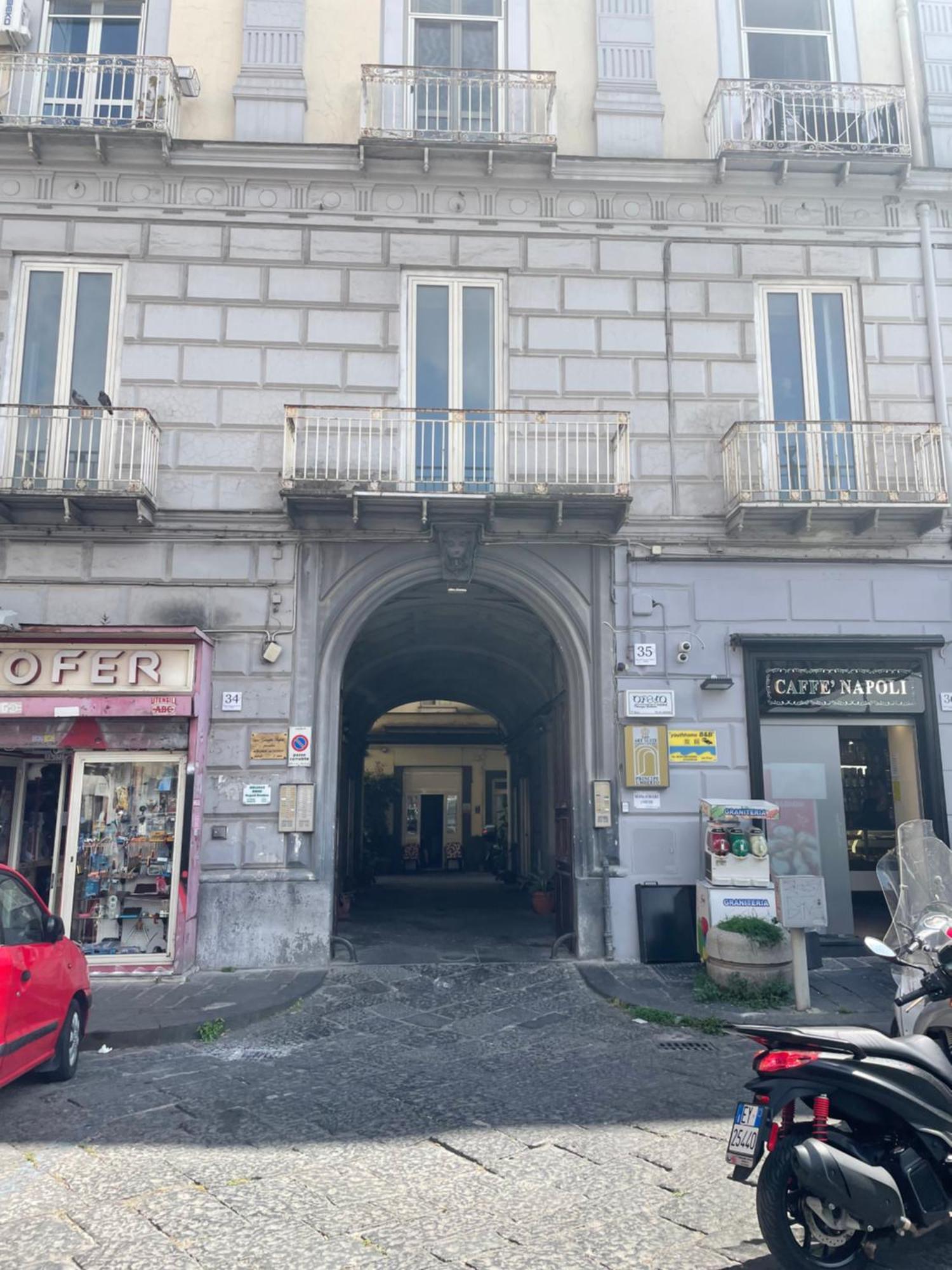 Holiday Home Napoli Station Bagian luar foto