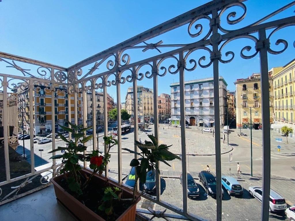 Holiday Home Napoli Station Bagian luar foto